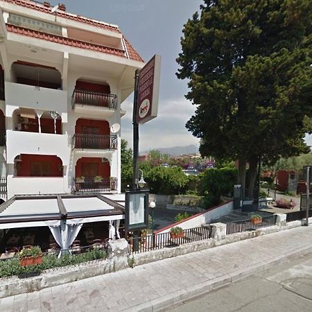Baia Degli Dei Apartment จีอาร์ดีนี นักซอส ภายนอก รูปภาพ